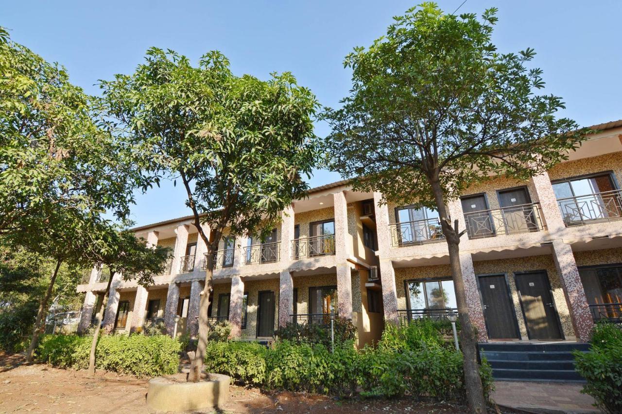 Oyo Midway Park Resort Atgaon Exterior foto